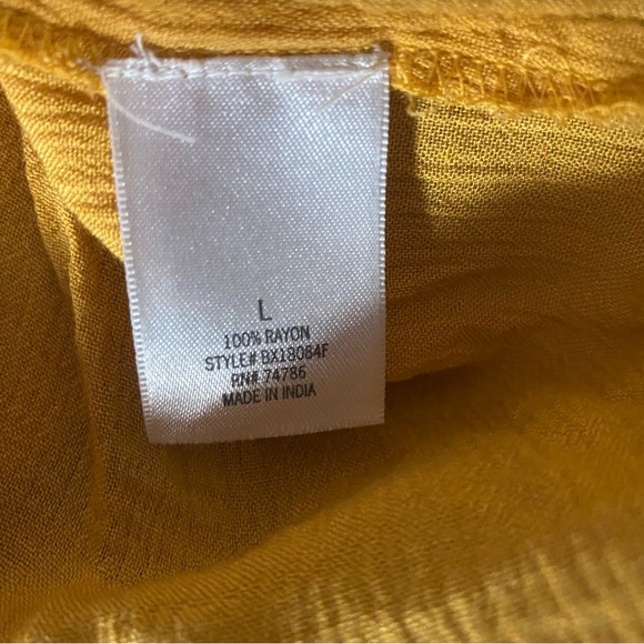 FRANCESCAS BLUE RAIN MUSTARD YELLOW V NECK SHORT SLEEVE OVERSIZED TOP SIZE LARGE - Picture 2 of 4